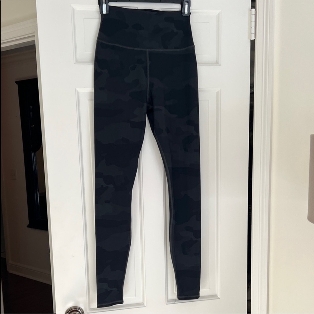 ALO Yoga Black Camouflage Leggings